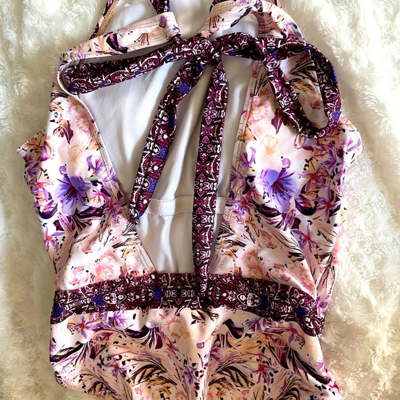 Bathing suit-never worn! - Picture 3 of 8